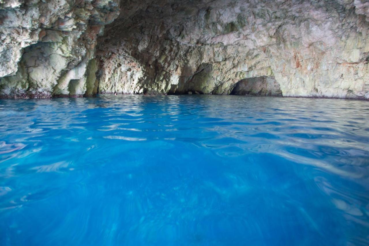 Villa Nora Hvar Bed & Breakfast 3*