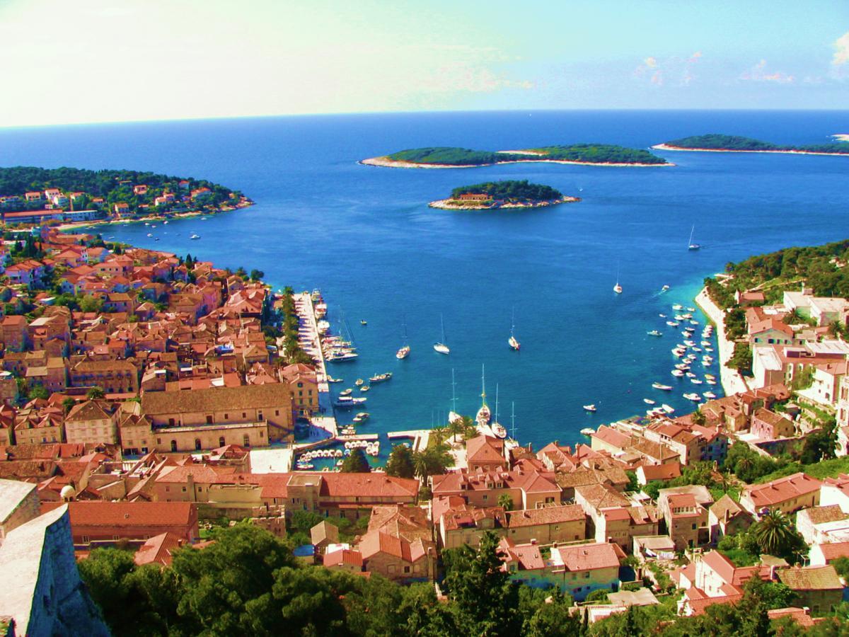 Villa Nora Hvar Bed & Breakfast 3*